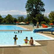 Piscine pour tout âge::Surveillée, accès gratuit, ouverture les mercredis et les week-ends en juin, tous les jours en juillet et août